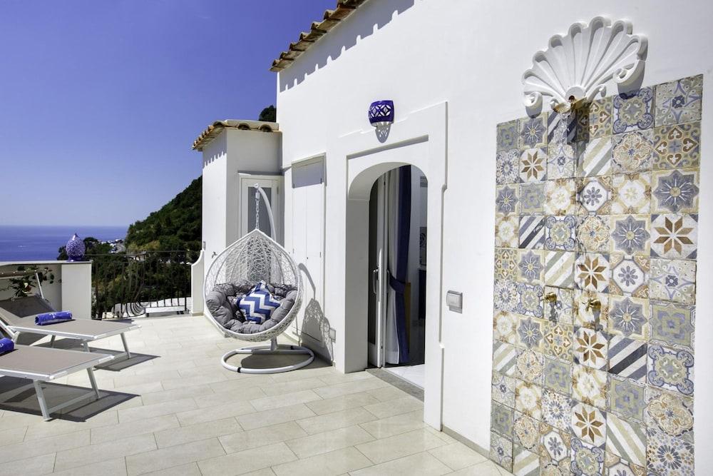 Scrigno in Positano With 1 Bedrooms and 1 Bathrooms Room