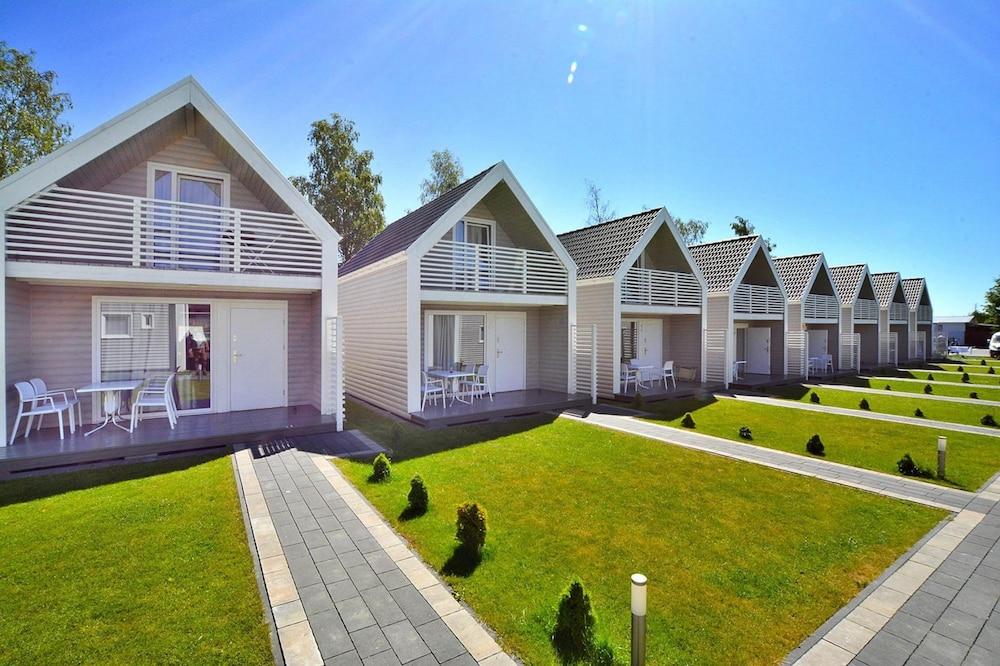 Cottage in Sianozety Near Sandy Beach