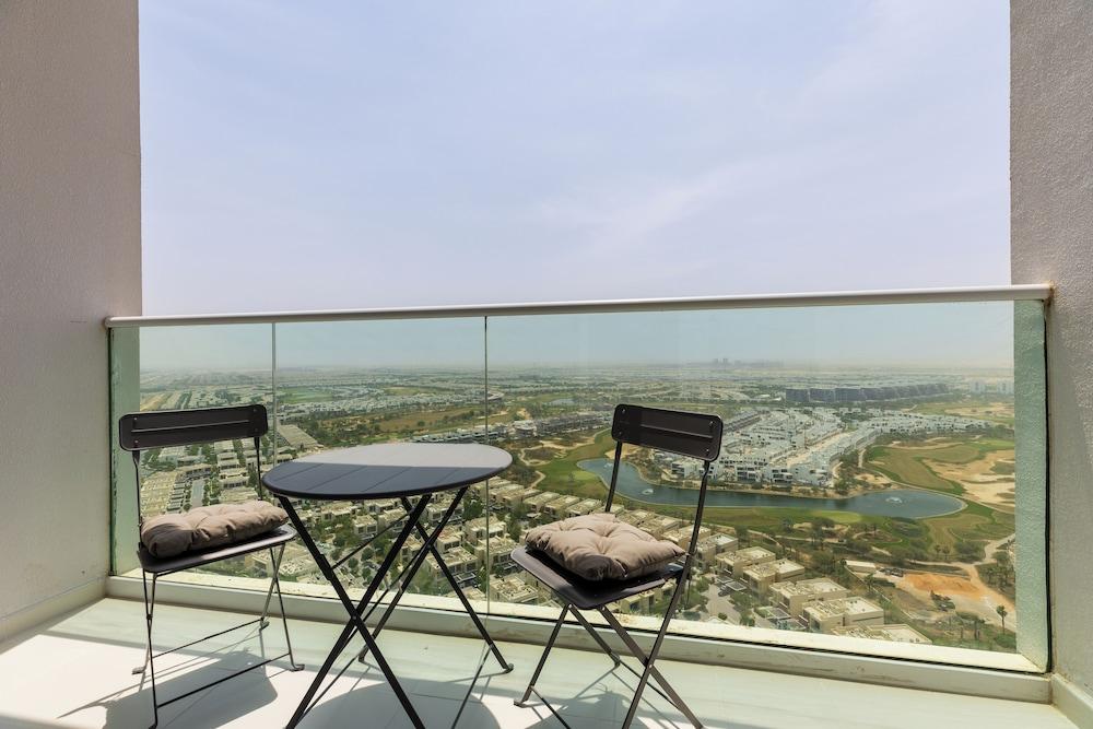 Waves - Elegant 28th Floor Studio in Carson A, Damac Hills Featured Image