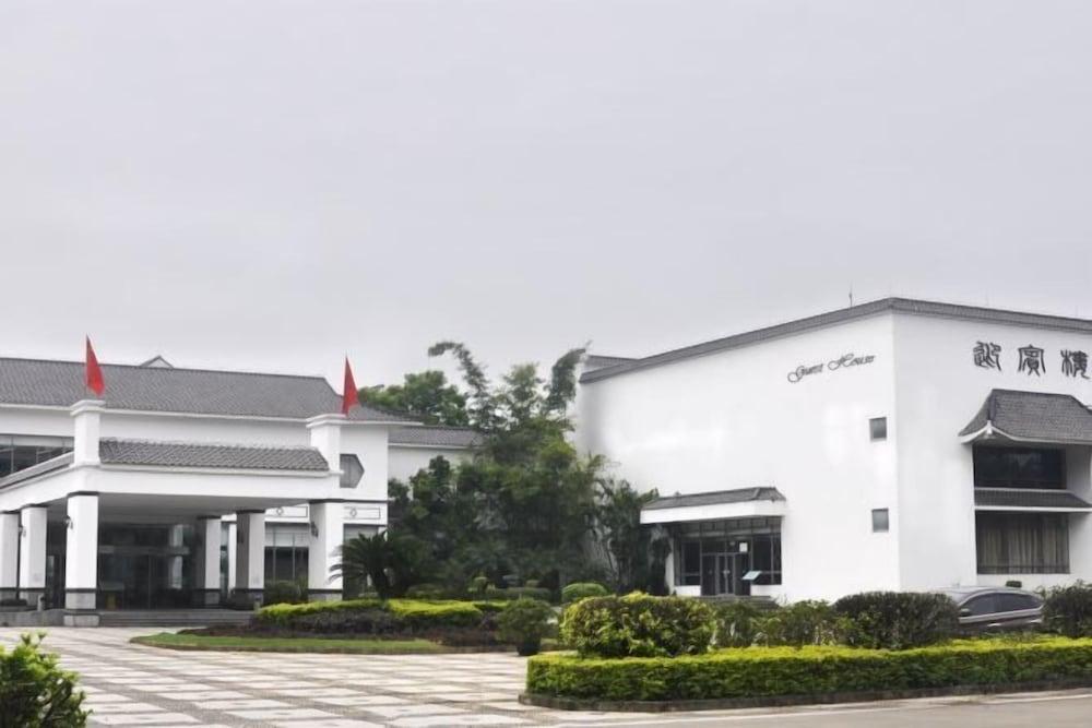 Nansha Information Technology Park Yingbin Building Exterior