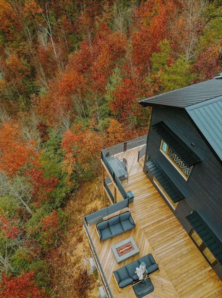 Long View Resort Exterior