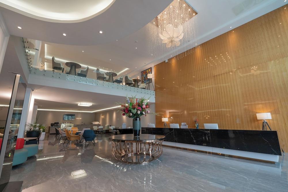 Stay Easy Plus Hotel