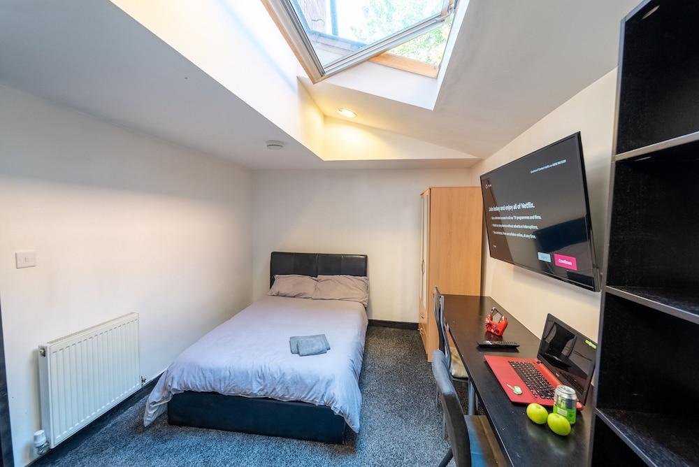 ستوديو كلوس تو يونيفيرسيتي أوف بيرمينغهام غرفة