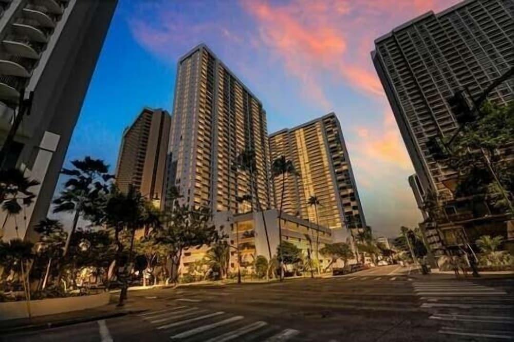 ديلاكس جاردن فيو وايكيكي بانيان، فري باركينج باي كوكو ريزورت فاكيشن رينتالز المنطقة الخارجية