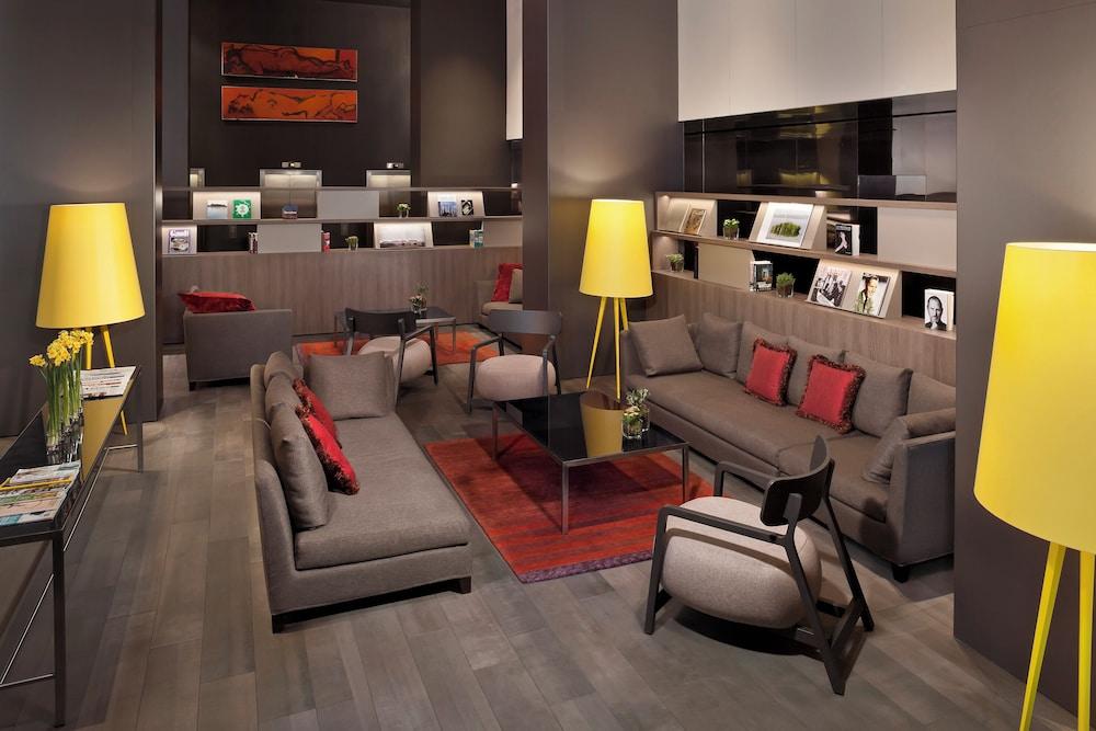 ذا ليفيل آت ميليا بارسيلونا سكاي منطقة الاستقبال