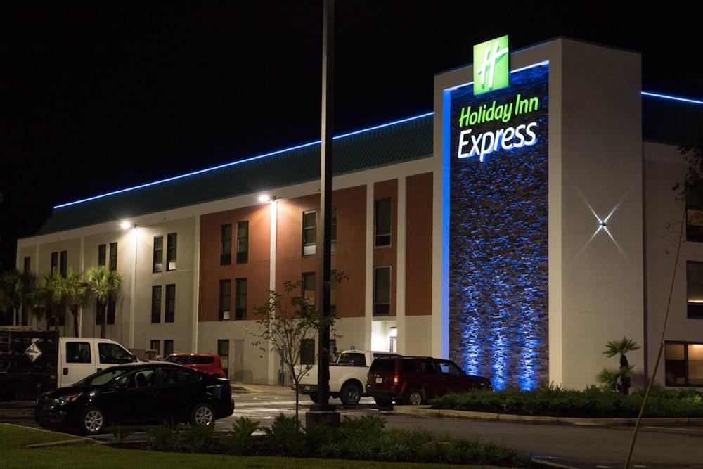 Holiday Inn Express Moss Point by IHG