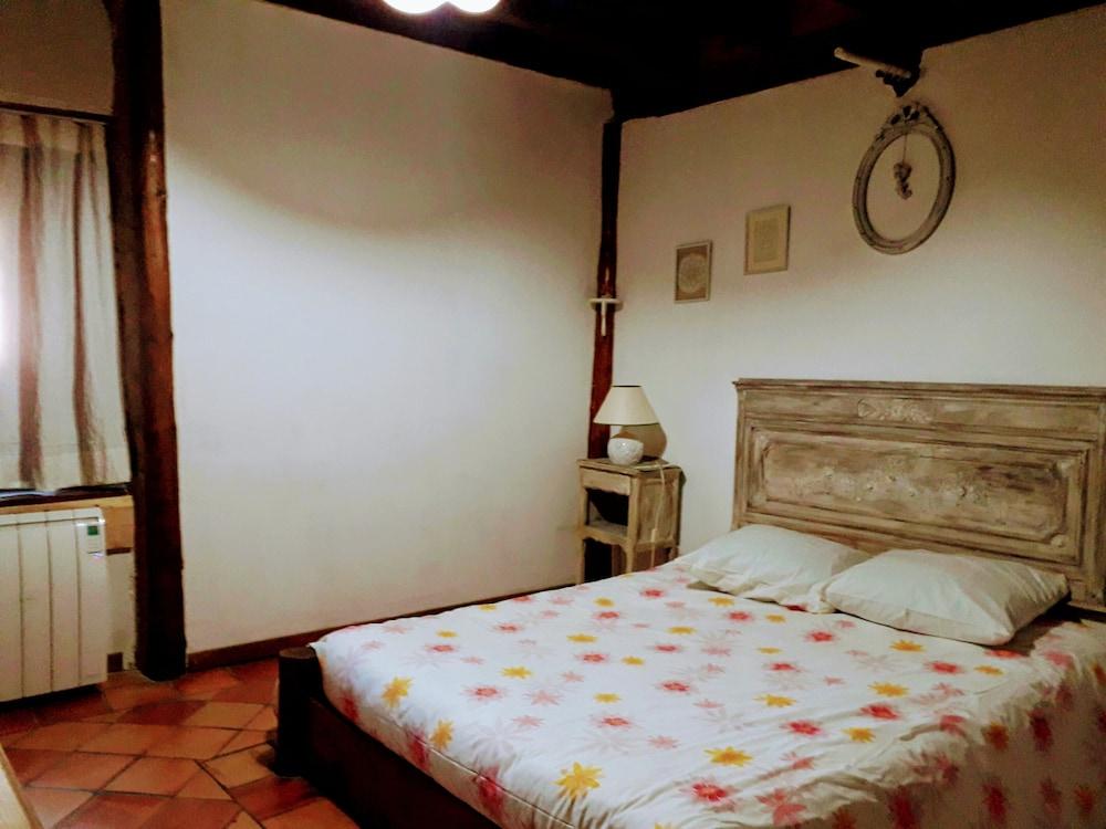 Ker Carlines Room