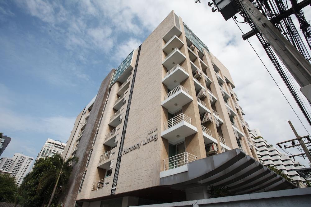 3A - 2 Bedroom Downtown Apartment With Shared Pool Exterior