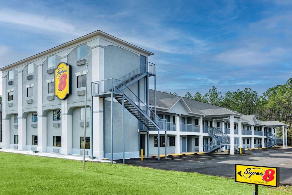Super 8 by Wyndham Moss Point
