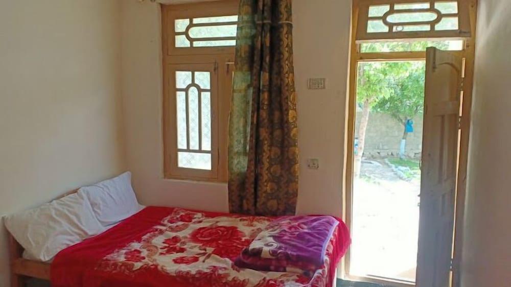 Phander View Hotel Room