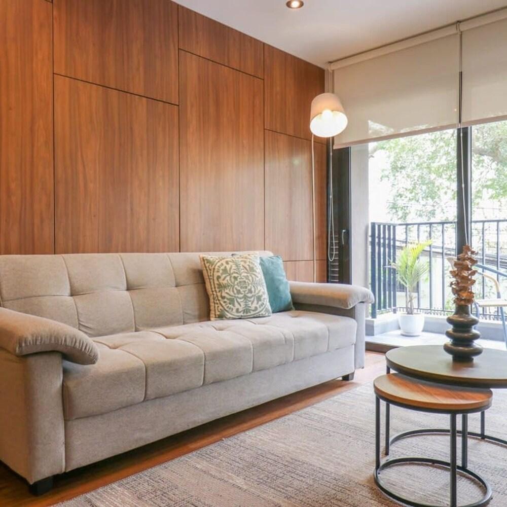 w Splendid 1BR With Balcony in Miraflores Room