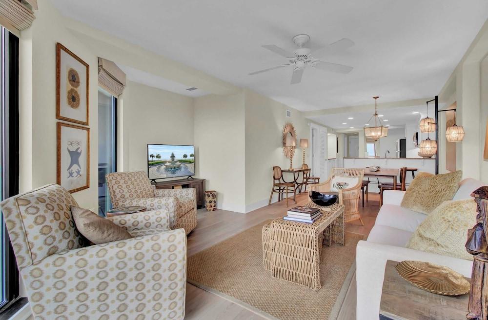 303a Shipwatch by Avantstay Ocean View, Shared Pool, Boardwalk to Beach Interior