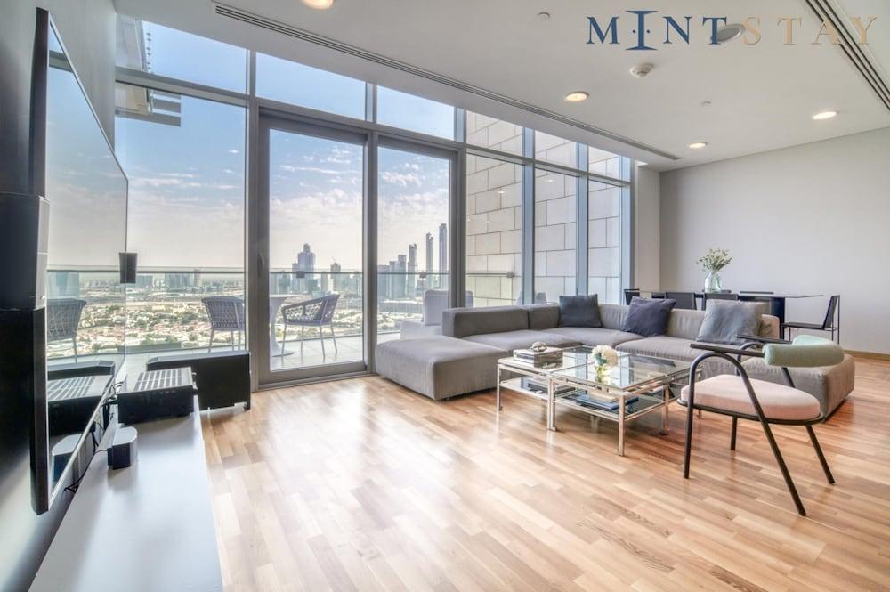 Prime Difc Duplex With Iconic Skyline Views Room