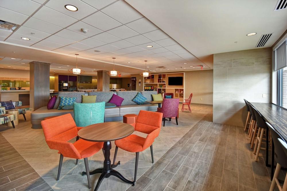 Home2 Suites by Hilton Amherst Buffalo Lobby