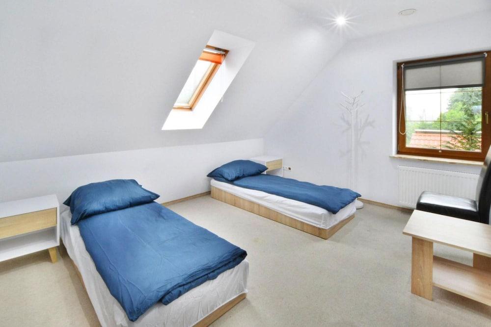 فيلا إن سويسيانووو نير أوسترويكي ليك غرفة