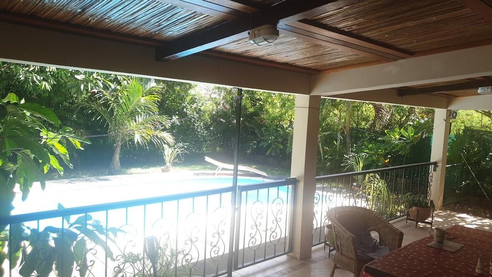 Secluded Luxury Villa With Pool, Views Privacy Property Grounds