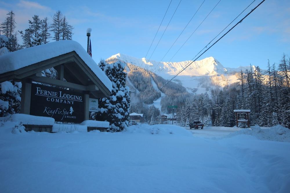 Timberline Lodges by Fernie Lodging Co