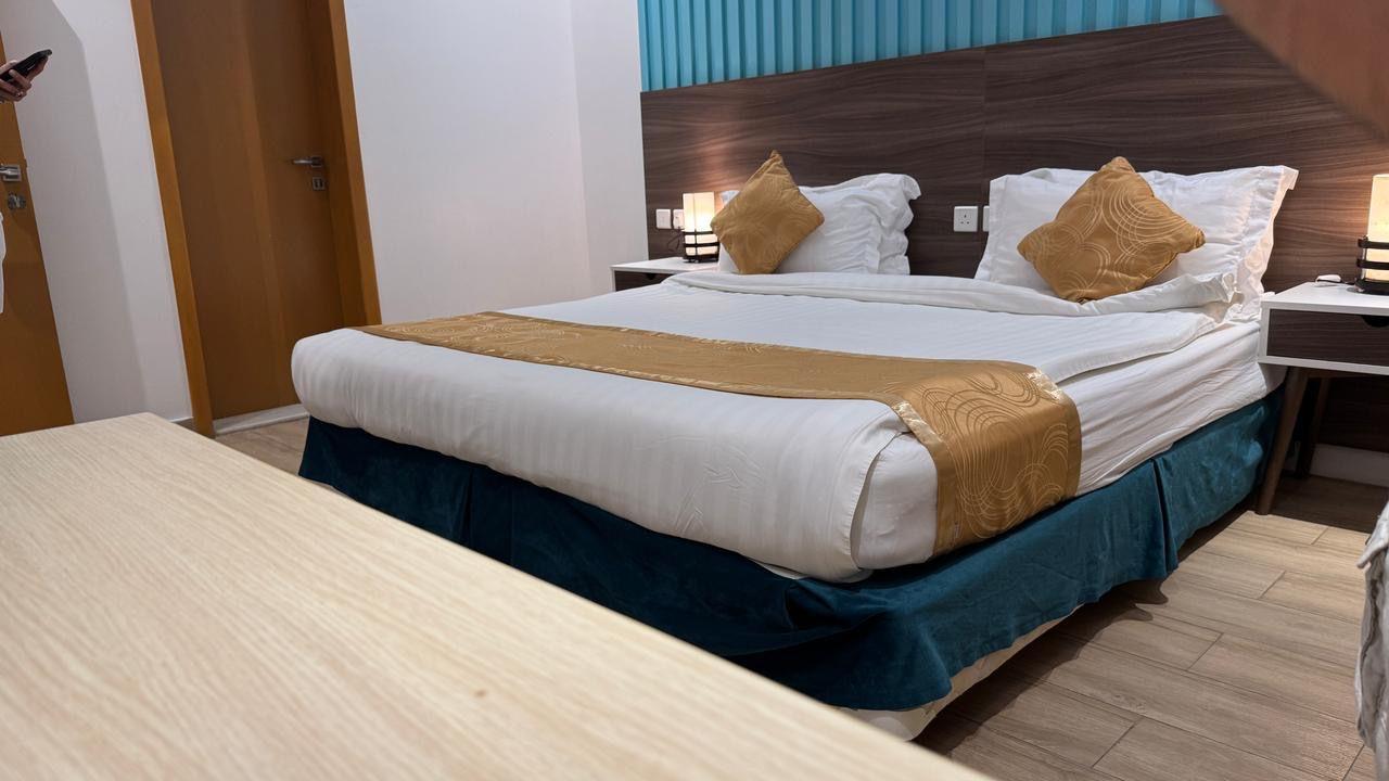 Elegant Chalet with Comfortable and Simple Furniture | 5675 Featured Image
