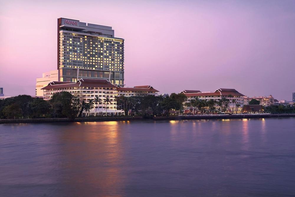 Anantara Riverside Bangkok Resort Exterior