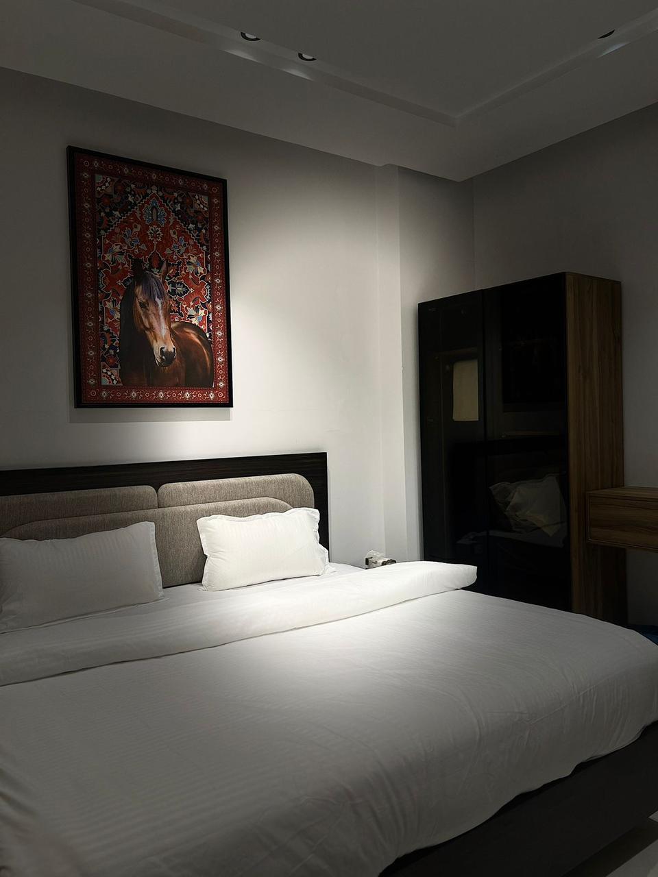 Luxurious Studio with Self Check-in | 5766