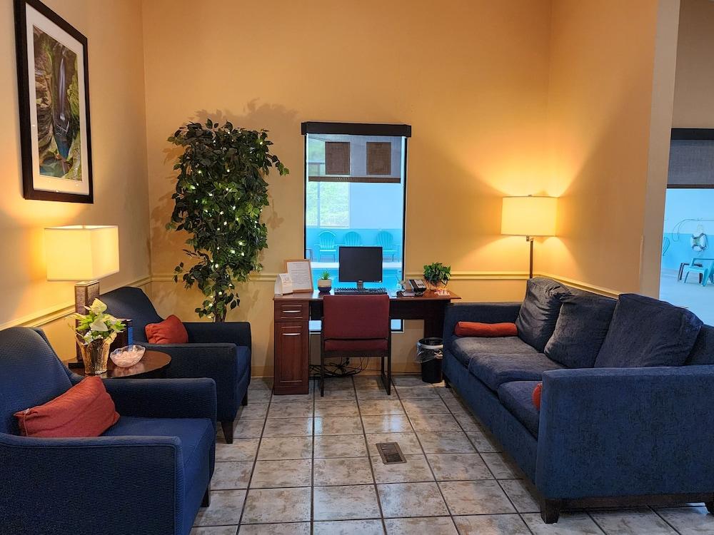 Quality Inn Interior