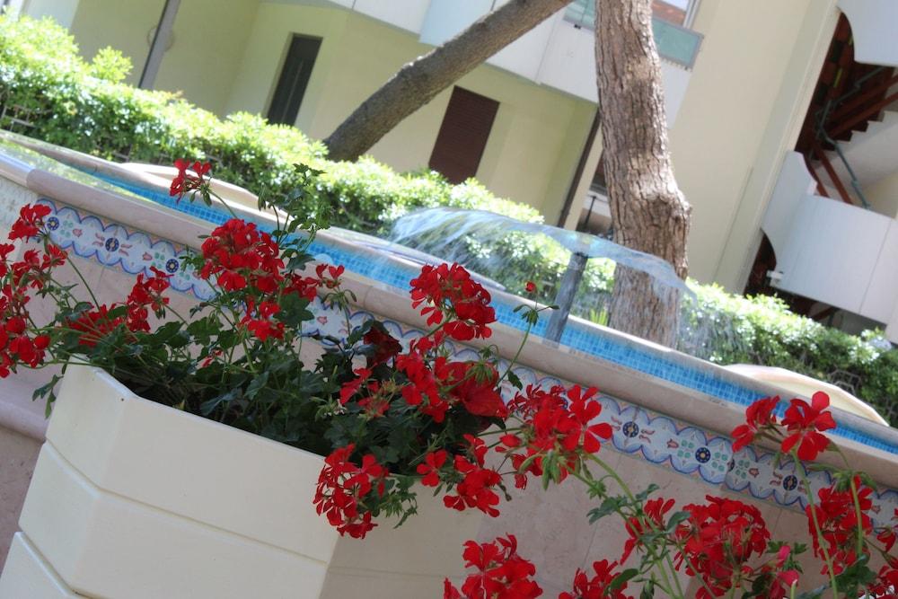 باراديسو هوتل بوفيلاتشي تفاصيل الفندق من الخارج