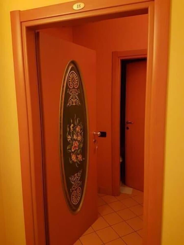 Madama Vigna Interior