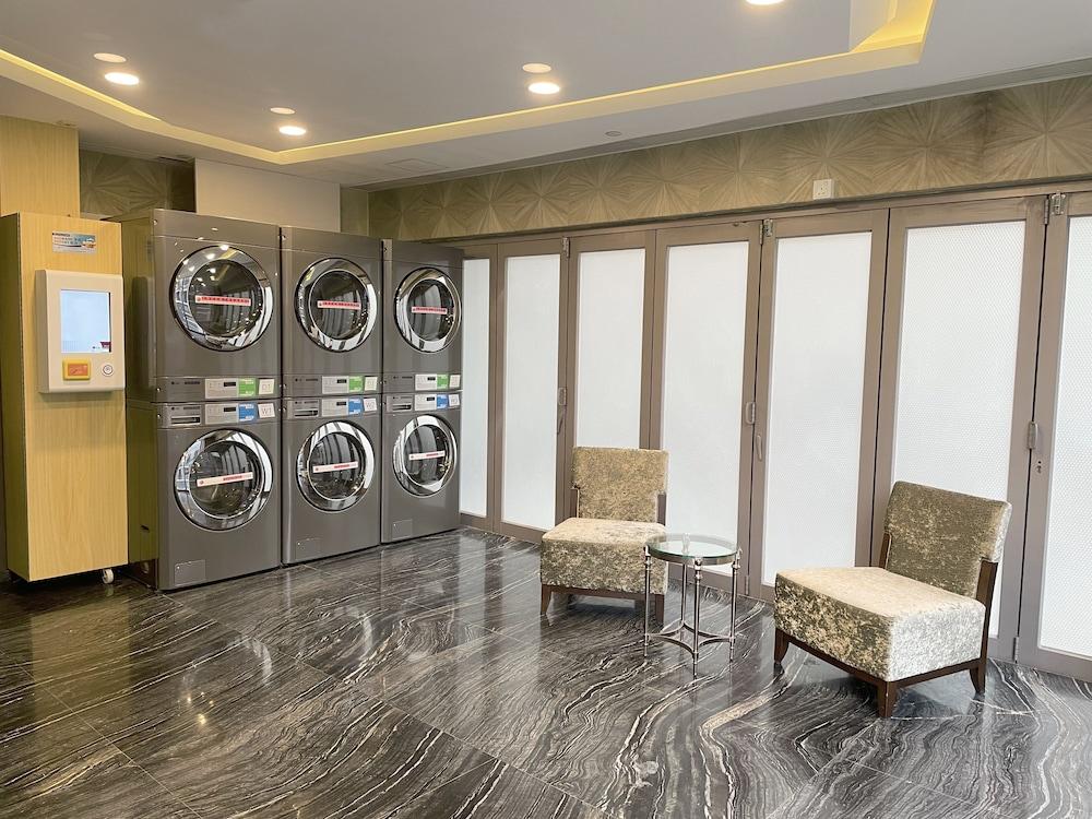 دورسيت تسوين وان، هونج كونج داخلي