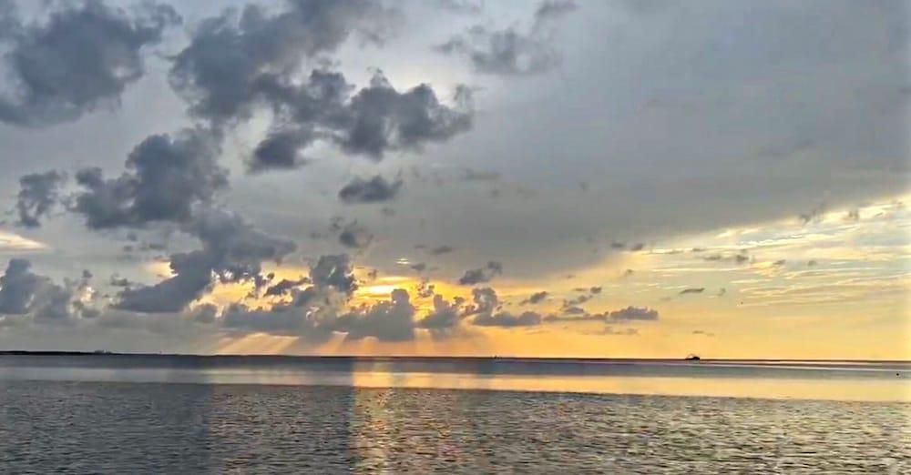 Porpoise Pass - Ground Floor Guest Suite Exterior