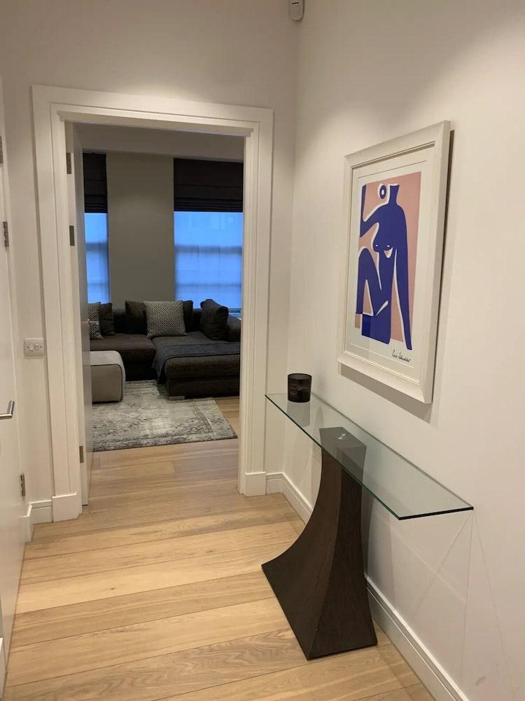 بيوتيفول 2 بد روم فلات ويذ تيريس إن فولهام داخلي