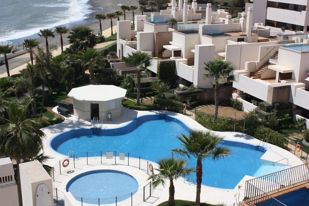 Frontline Penthouse With Private Pool Outdoor Pool