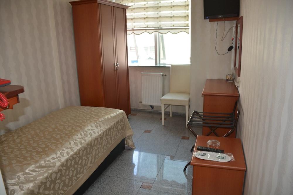 Sadikoglu Oteli Room