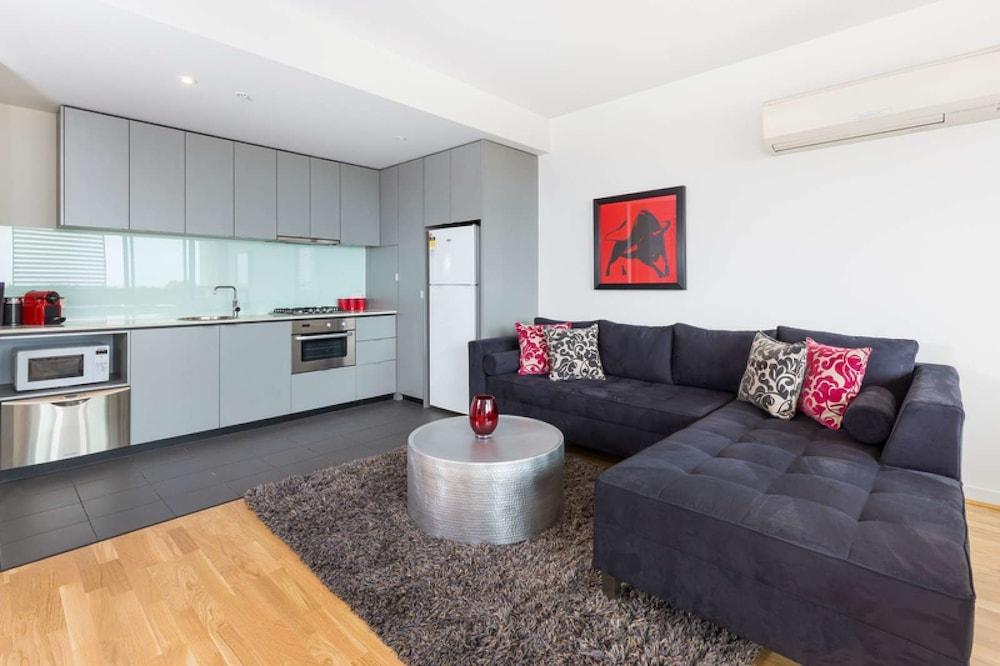 Executive Apartment With Bay Views Featured Image