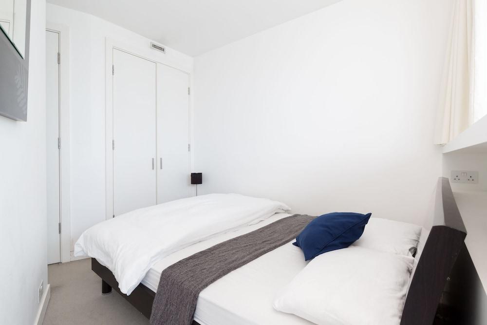 Birmingham Serviced Apartment - The Qube Room