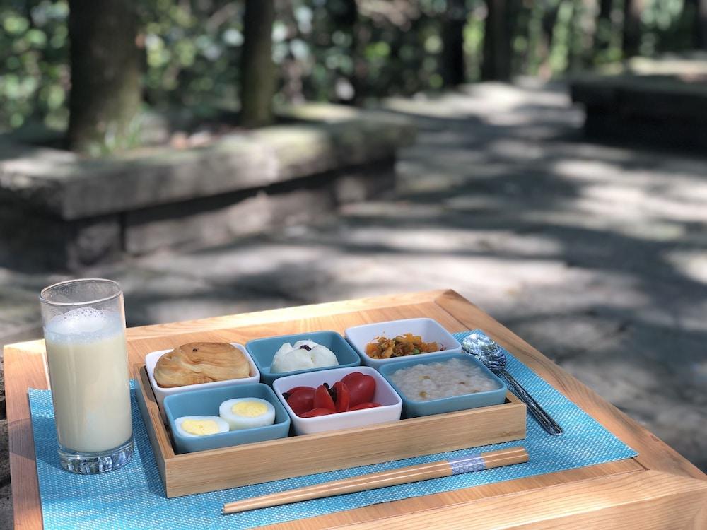 Wuhua Yisu Yunjin Branch Restaurant