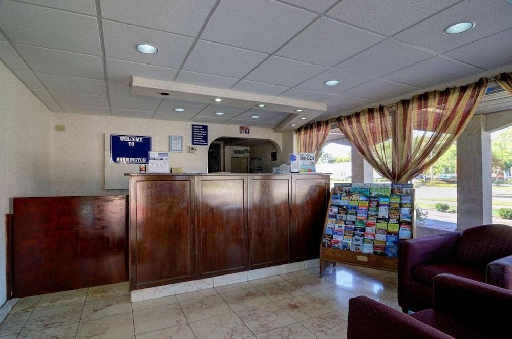 FairBridge Inn Express, Barrington Lobby