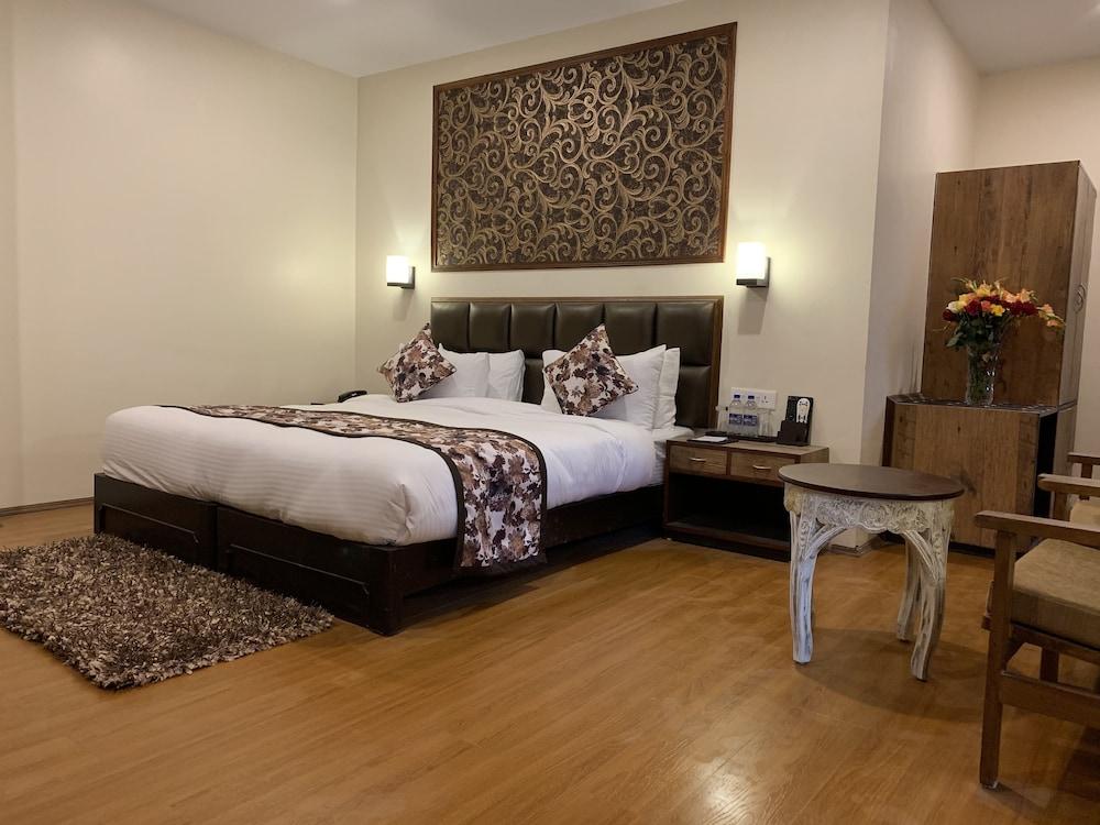 The Aryan Regency Room