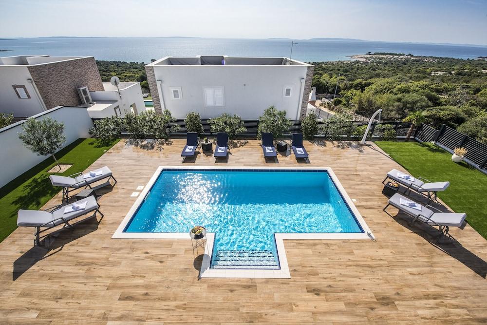 Luxury Villas Anita with Private Pool Waterslide