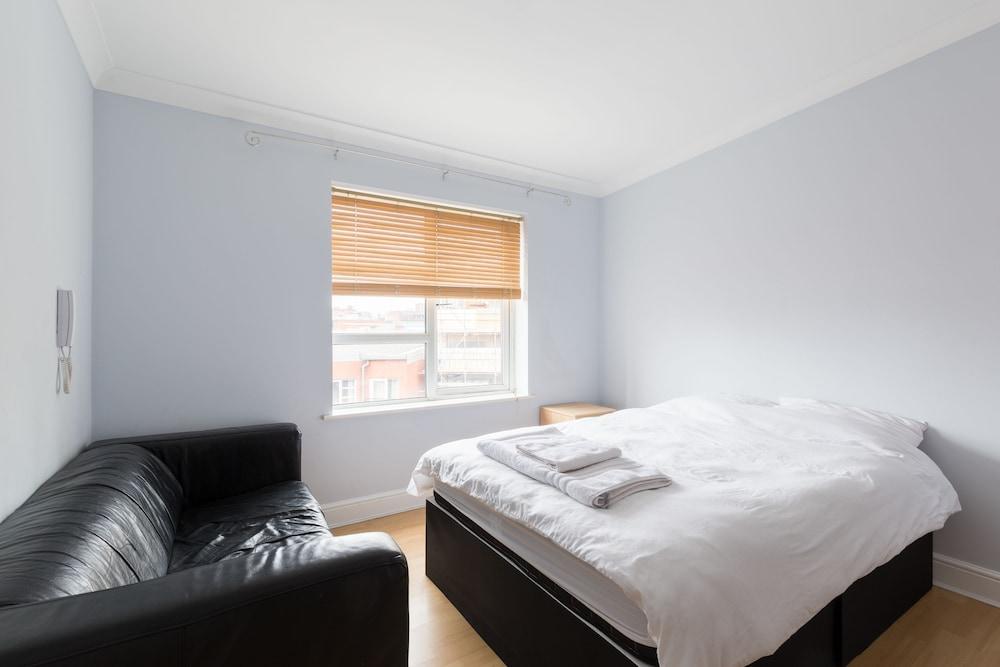 Birmingham Serviced Apartment - The Qube Featured Image