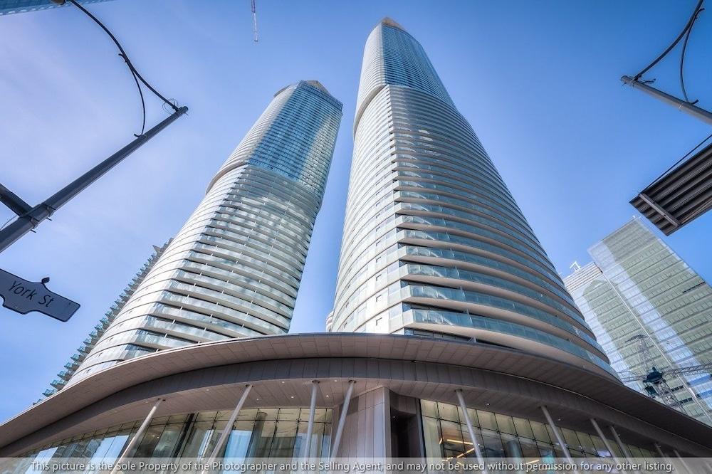 Modern Skyscraper Studio by CN Tower Property Grounds