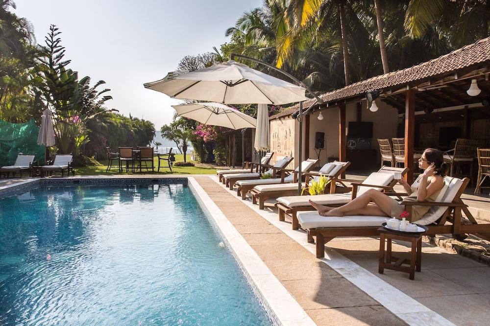 Safira River Front Resort Outdoor Pool
