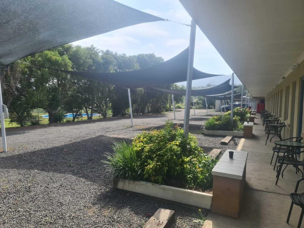 Valley View Motel Exterior