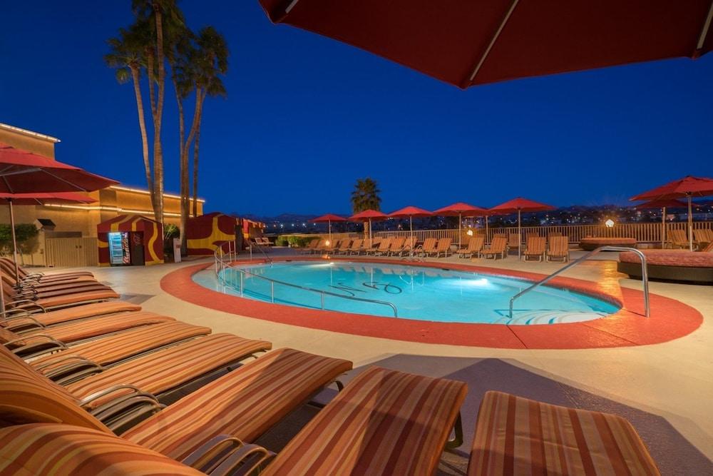 Golden Nugget Laughlin Outdoor Pool