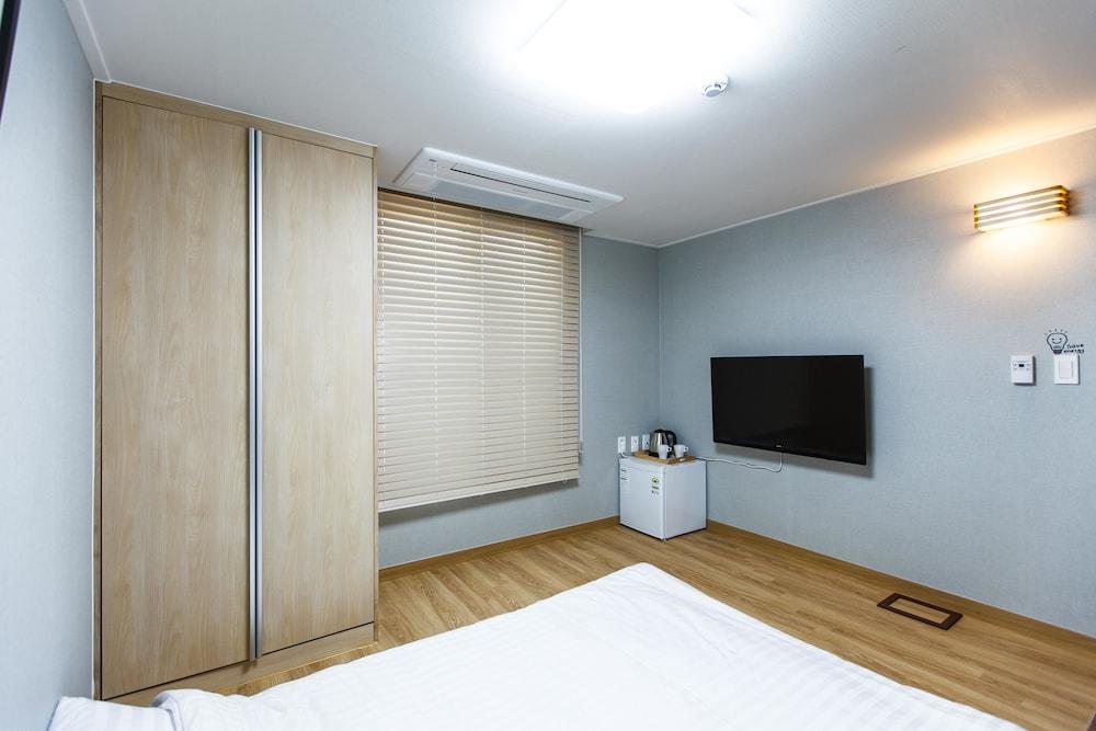 Sunrise Dadam Room