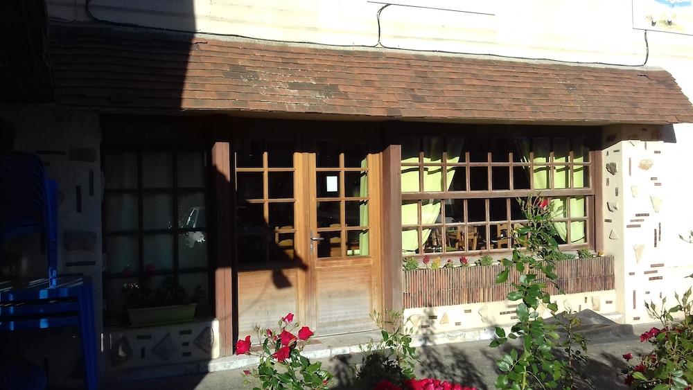 Auberge Des Pilotis Interior Detail