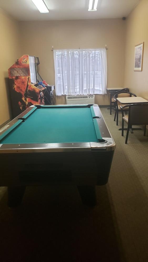 وينجيت باي ويندهام ستريتس بورو/كليف لاند سوث إيست غرفة الألعاب