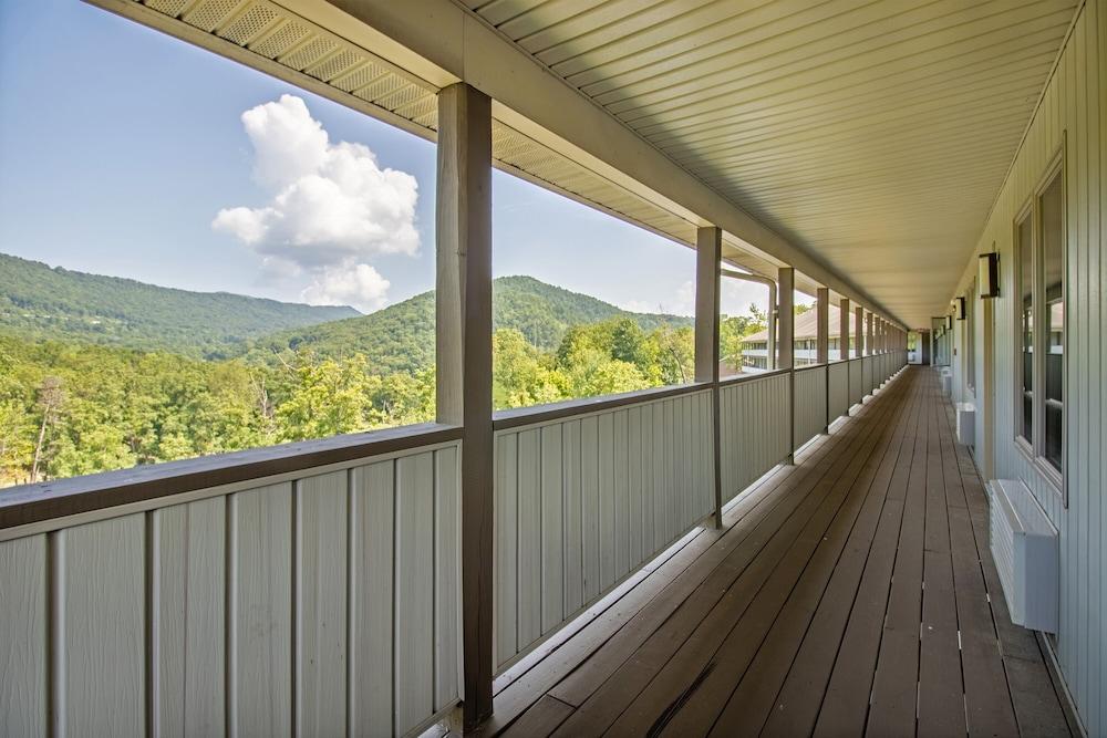 Massanuttens Shenandoah Villas by Tripforth Exterior