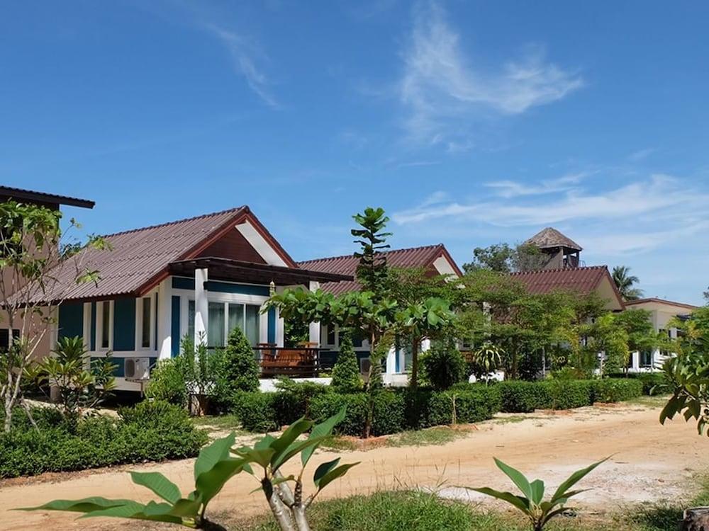 Nithiporn Resort Exterior