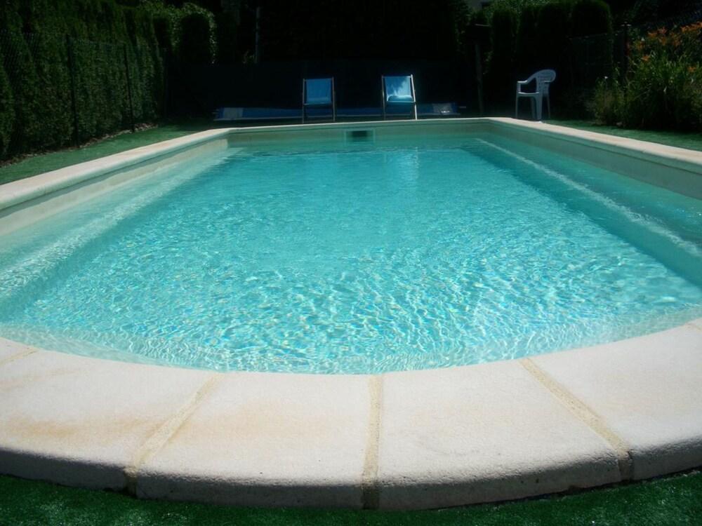 Chalet Les Aigles Outdoor Pool