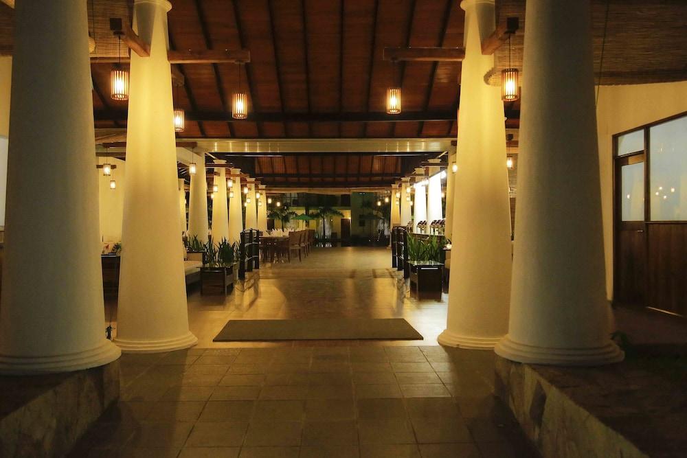 Tamarind Tree Hotel Lobby